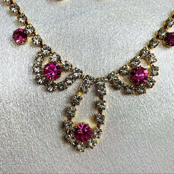 Pink and Gold Color Dazzling necklace sets in  rhinestones. - Picture 2 of 4